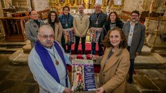 El p�rroco de Rianxo, Marcelino S�nchez, y la hermana mayor de la cofrad�a, Loli Y��ez, presentaron la programaci�n de la Semana Santa de Rianxo