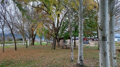 rea de descanso junto al centro del consejo regulador de vino del Bierzo, en Cacabelos