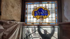 Las emblem�ticas vidrieras del Derby regresan al local