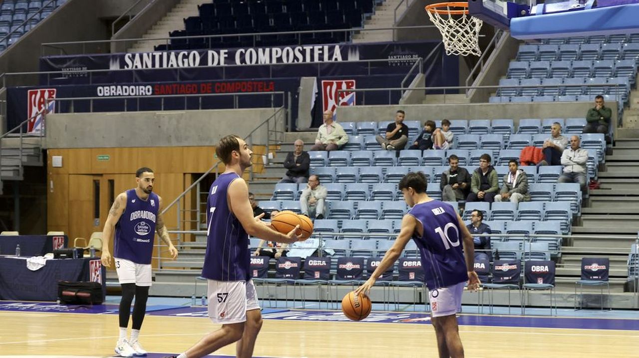 El Obradoiro prepara su próximo amistoso de Oviedo con aficionados en las gradas de Sar