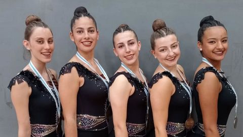 Equipo juvenil prebase de la Escola de Ximnasia Porta Norte.