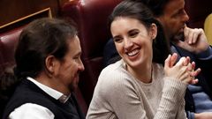 Pablo Iglesias e Irene Montero, en el Congreso de los Diputados, durante la sesin de investidura de Pedro Snchez como presidente del Gobierno