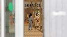 Un sanitario en el hospital de campa�a montado en IFEMA en Madrid