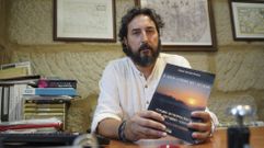 Rafael Quint�a, antrop�logo que publicou un libro sobre as tradici�ns e lendas da Lanzada