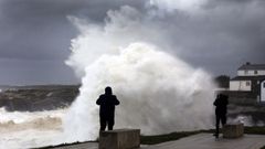 Olas en Rinlo, Ribadeo