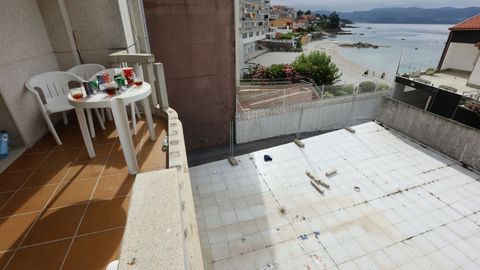 El accidente se produjo cuando cedió la barandilla del balcón en la que estaban apoyados y se precipitaron por un patio de luces