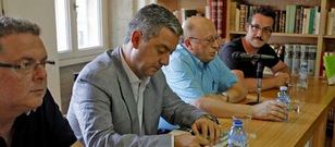 El libro de Cipriano Fern�ndez (segundo por la derecha) es para disfrute de los ni�os y toda la familia.