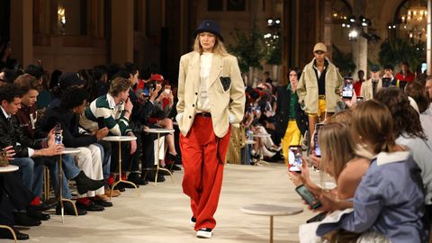 La modelo Gigi Hadid, sobre la pasarela