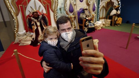 La foto con el m�bil desde la distancia sustituy� al momento regazo y encuentro con los Reyes