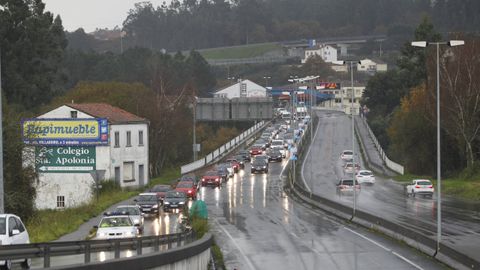 Imagen de archivo de un atasco en el tráfico de A Rocha producido por otro accidente.