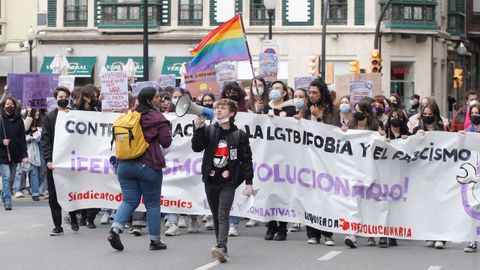 Manifestacin convocada por el Sindicato de Estudiantes y la Plataforma Libres y Combativas en Gijn con motivo del Da Internacional de la Mujer