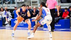 Barcello, que complet� un gran partido en Alicante, defendido por Bone