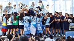 Las futbolistas de As Celtas, celebrando el ascenso conseguido la pasada campaa.