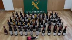 Las botellas que fueron recuperadas por la Guardia Civil.