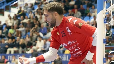 Starna fue el hombre del partido en las filas de O Parrulo. 