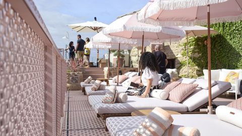 La terraza está en la planta superior de las casas