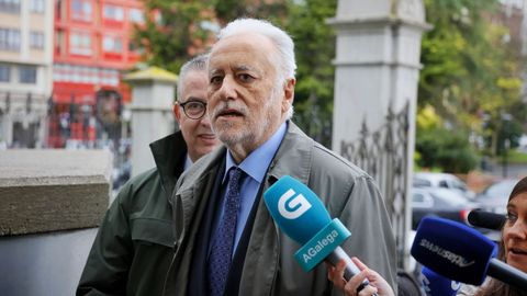 El delegado de Loter�as, Miguel Reija, a su llegada a la primera sesi�n del juicio de la primitiva millonaria en la Audiencia Provincial de A Coru�a