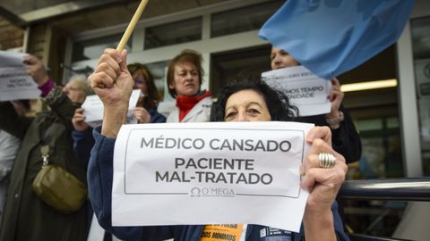 Concentraci�n de m�dicos, este lunes, en el centro de salud Virxe Peregrina de Pontevedra