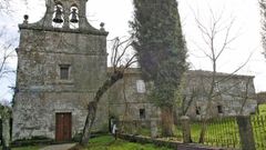 El edificio del antiguo convento, adosado a la iglesia de San Salvador de Asma, se encuentra desde hace aos en mal estado de conservacin