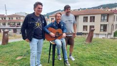 Demetrio G�mez, Dany Moure y marocs Rivas, este jueves, en el Campillo de Santa Mar�a, donde presentaron Local Pop-Rock