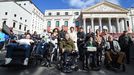 Pacientes con ELA, en la presentacin de una proposicin de ley elaborada por distintas asociaciones, el pasado octubre en la plaza de las Cortes, en Madrid.