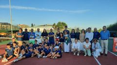 Foto de familia de los ganadores, los organizadores y patrocinadores de la Copa Calleja