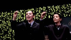 Los ni�os de San Ildefonso cantan un n�mero del sorteo