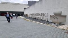 Entrada del Hospital Universitario Lucus Augusti.