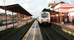 Los usuarios de la estaci�n de Infesta se quejan de la estrechez del and�n. 