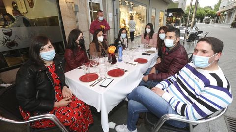 Desde ayer estn ya permitidas las reuniones de hasta 10 personas no convivientes en exterior