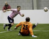 Fernando Corredoira, superando a Songo?o en la primera parte.