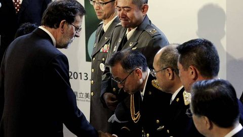 Rajoy, con los hroes de Fukushima