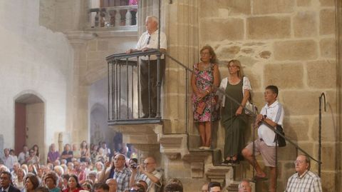 La iglesia de San Vicente se llen� en la misa del d�a de la patrona de Monforte