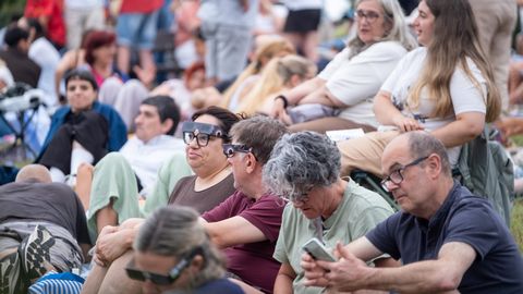 Eclipse total en Asturias desde el Parque de los Pericones, en Gij�n