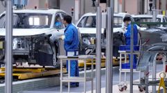 Trabajadores de SAIC en una de sus plantas en China
