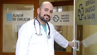 Jes�s Arz�a desarrolla su residencia entre los centros de salud de Ribeira y Agui�o y las rotaciones en el hospital de Barbanza y el CHUS