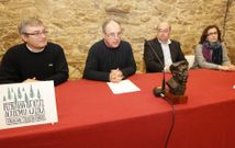 Lu�s Giad�s, Xos� Mar�a Varela, Jos� Luis Fondo e Mar�a Luz Imia presentaron onte o programa de actos que ser�n desenvolvidos no Couto o 7 de febreiro, co gallo do plenario da Real Academia. 