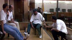Jos� Luis Erostegui Bidaguren, segundo por la izquierda, en el juicio celebrado en la Audiencia Nacional en 1998