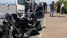 Una docena de moteros hicieron un recorrido con estos pasajeros especiales.