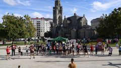 Carrera solidaria en O Carballi�o para recaudar fondos para investigar la leucemia infantil.