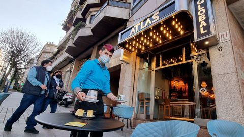 Atlas Global Bar está en Vázquez Varela, 6. 