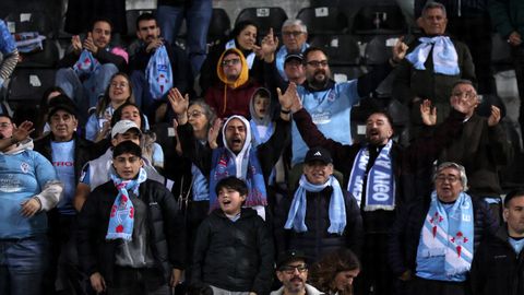 Aficionados del Celta, durante el partido ante l PAOK de este jueves en Sal�nica.
