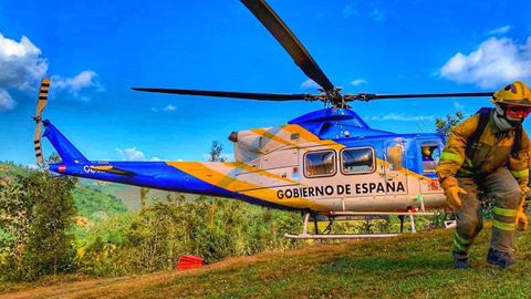 incendio forestal, Asturias, Paredes, BRIF, helic�ptero.Trabajadores de las BRIF y medios a�reos del Gobierno han colaborado en la lucha contra el incendio de Vald�s