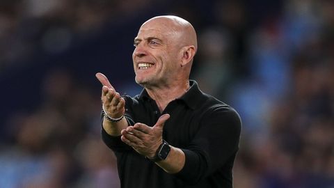 El entrenador del Levante, Julin Calero, en un partido de la presente temporada.