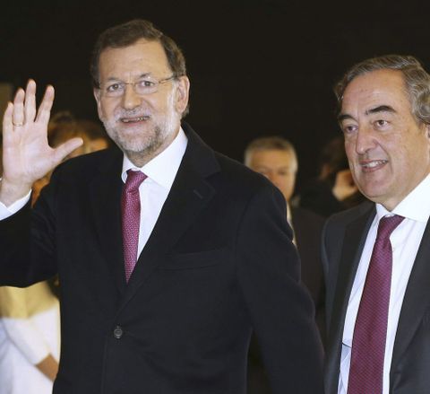 Rajoy, ayer junto al presidente de la CEOE, Juan Rosell.
