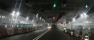 El subterr�neo de la Marina abri� al tr�fico el 12 de abril del a�o pasado, once meses despu�s abr�a el Parrote. 