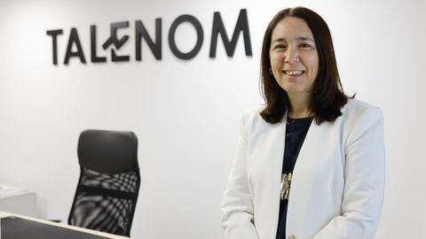 &Aacute;ngela Cal, directora de Talenom Galicia en las oficinas de A Coru&ntilde;a