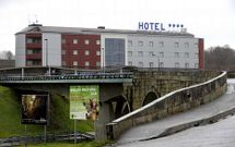 El coste de construcci�n del hotel lalinense se hab�a situado en 8,7 millones de euros.