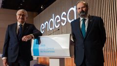 El consejero delegado de Endesa, Jos� Bogas, a la izquierda, y su presidente, Juan S�nchez Calero
