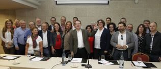 Caballero dio por iniciada ayer la campa�a de las elecciones generales junto a alcaldes y portavoces del PSOE del �rea de Vigo. 